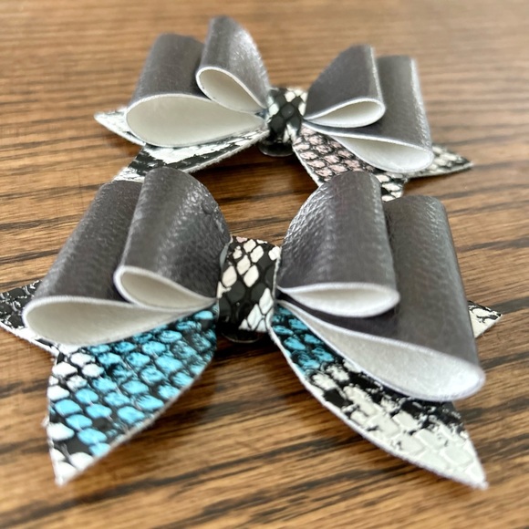 SOLD•Shoe Clips - Picture 2 of 3